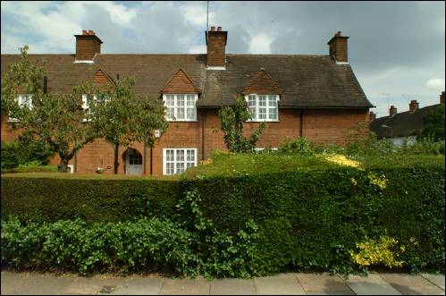130-132 Willifield Way